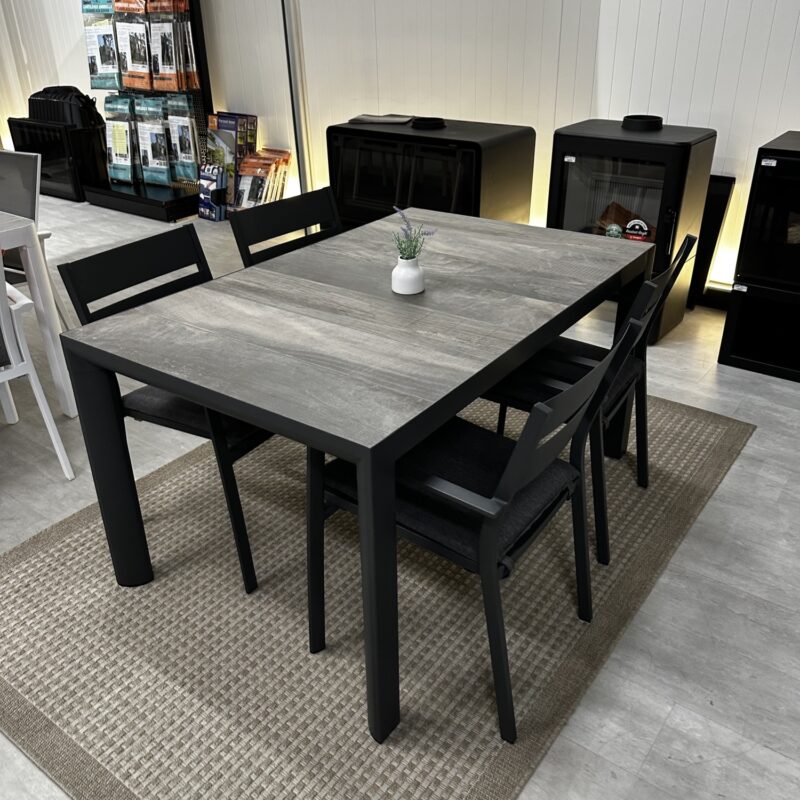 Melton Craft - Memphis & Carolina Dining 5 Piece Setting