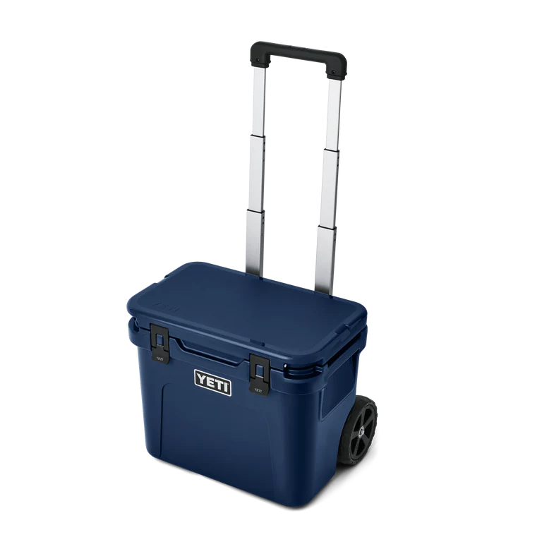 Yeti Roadie 32 Wheeled Hard Cooler Navy