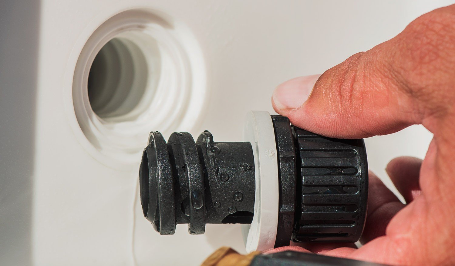 Yeti - Tundra Drain Plug with Hose Connection